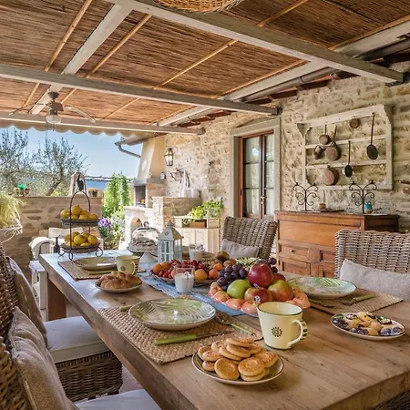 Villa La Capannina 2&2, Emma *