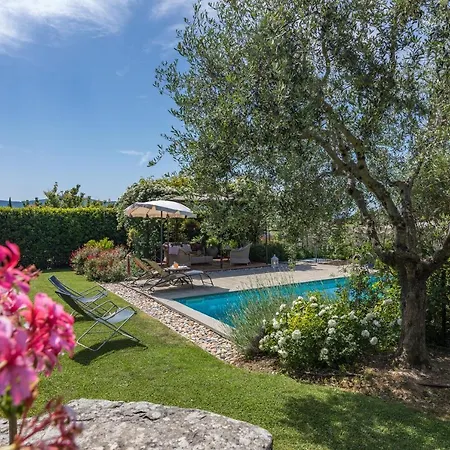 Villa La Capannina 2&2, Emma