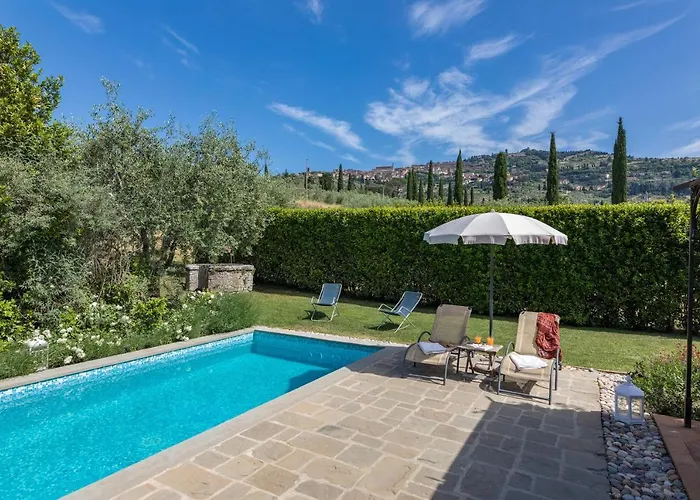 La Capannina 2&2, Emma Кортона