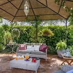 La Capannina 2&2, Emma Villa *