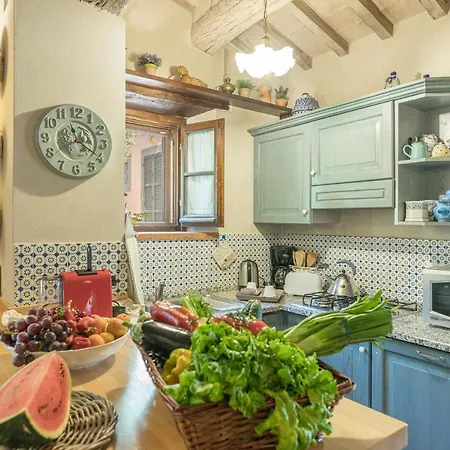 Villa La Capannina 2&2, Emma Cortona