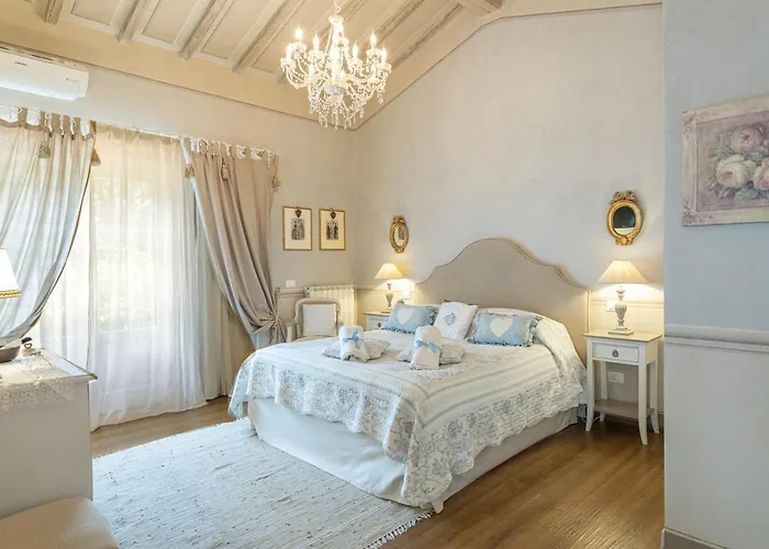 Villa La Capannina 2&2, Emma