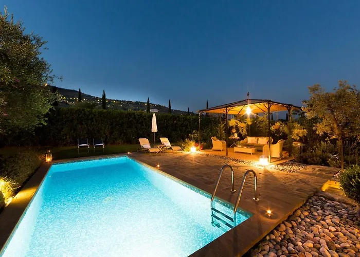 La Capannina 2&2, Emma Cortona